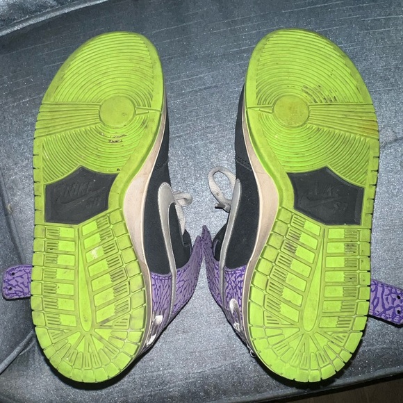 Nike “Send Help” Dunk’s - Picture 9 of 10